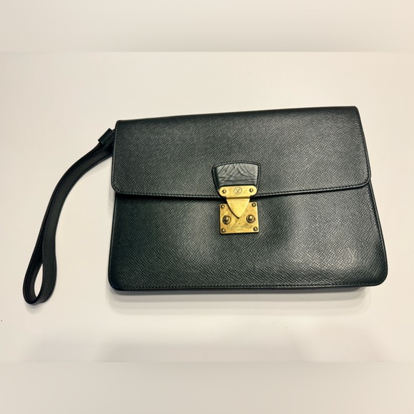 Louis Vuitton Taiga Clutch - Picture 1 of 13